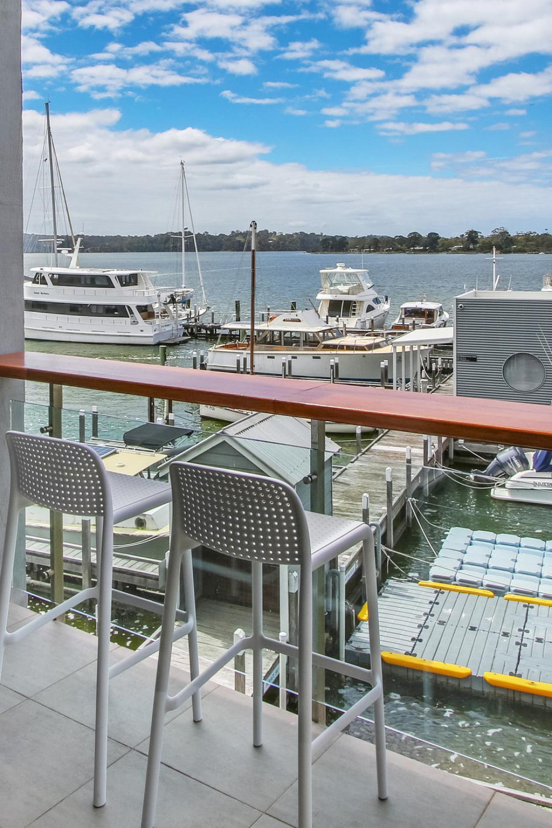 5 Knots Luxury Accommodation - Book Direct & Save! - 1 Bedroom Bancroft Bay